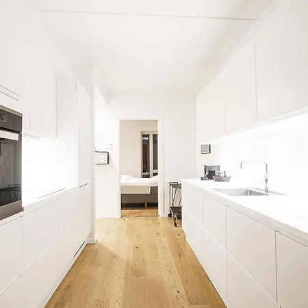 Beautiful 2-bed Wbalcony In North Harbour Lejlighed *