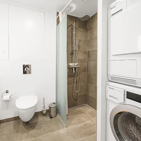 Beautiful 2-bed Wbalcony In North Harbour Lejlighed